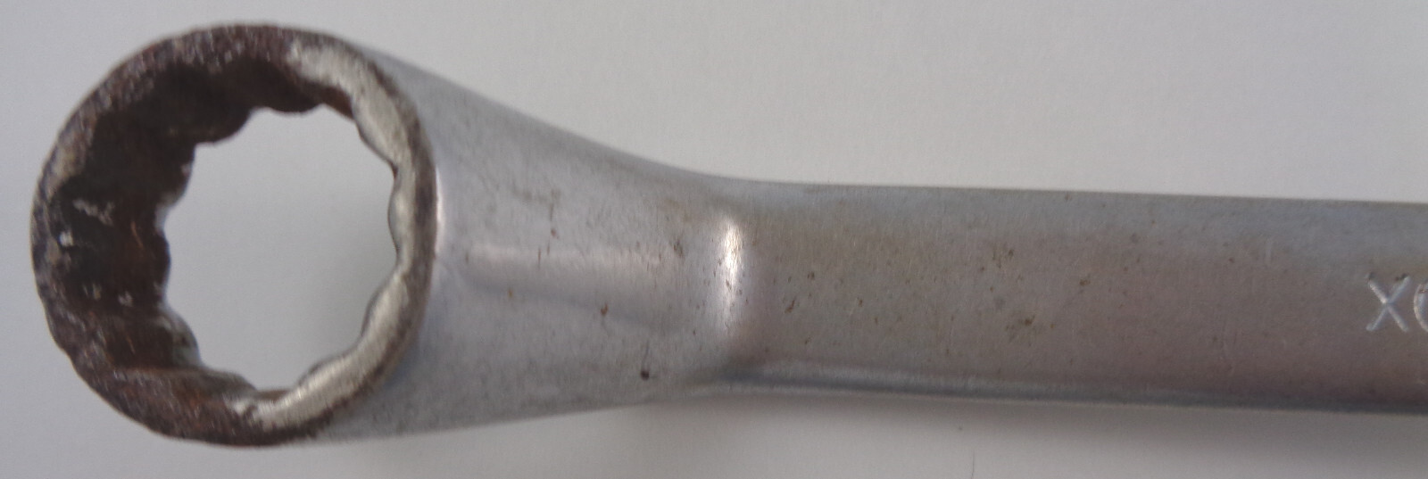 Snap-on USA XOM1618 metric 16mm x 18mm 12 point deep 60° offset box wrench 1991