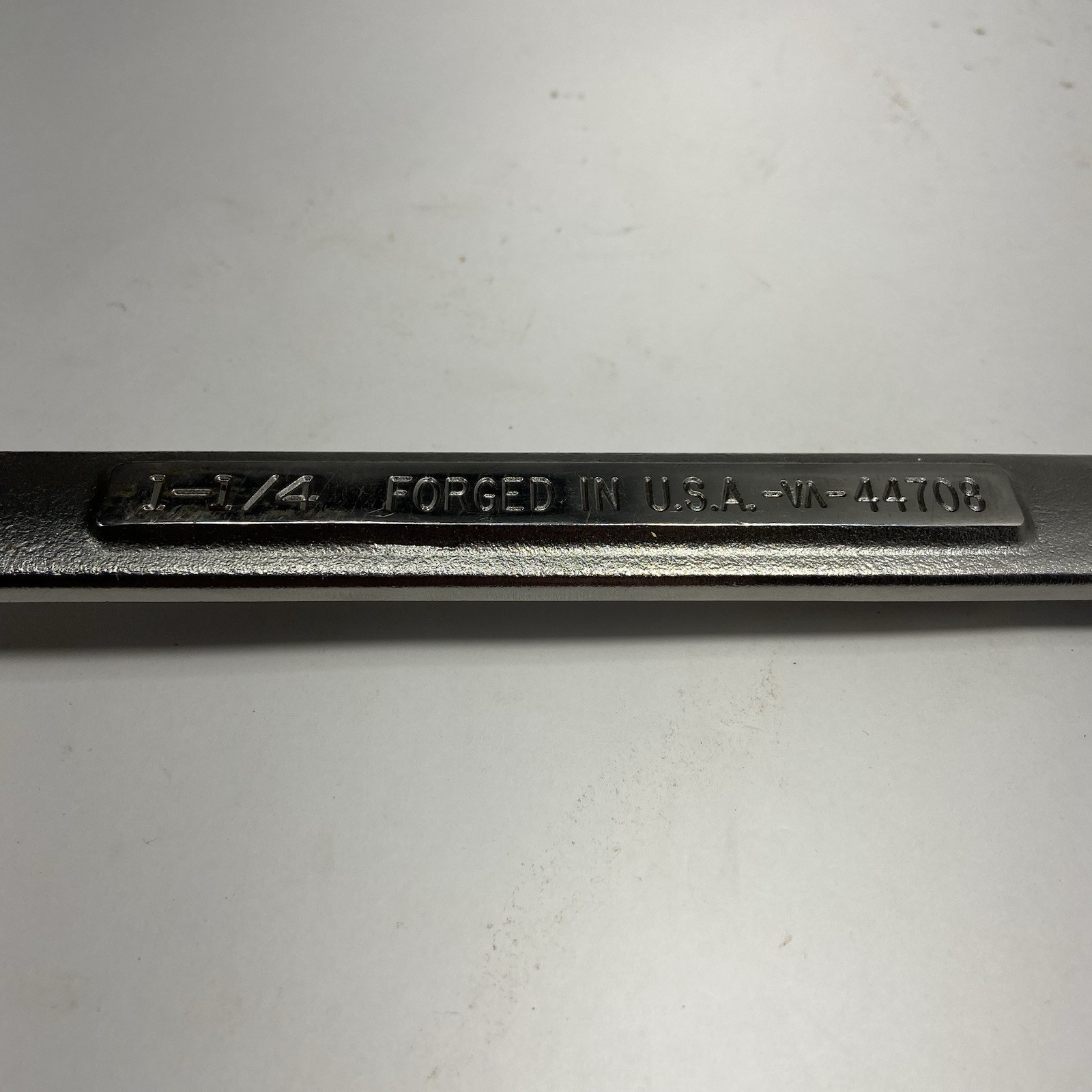 Craftsman Tools USA 44708 -VA- 1-1/4″ SAE Combination Wrench 12 Point