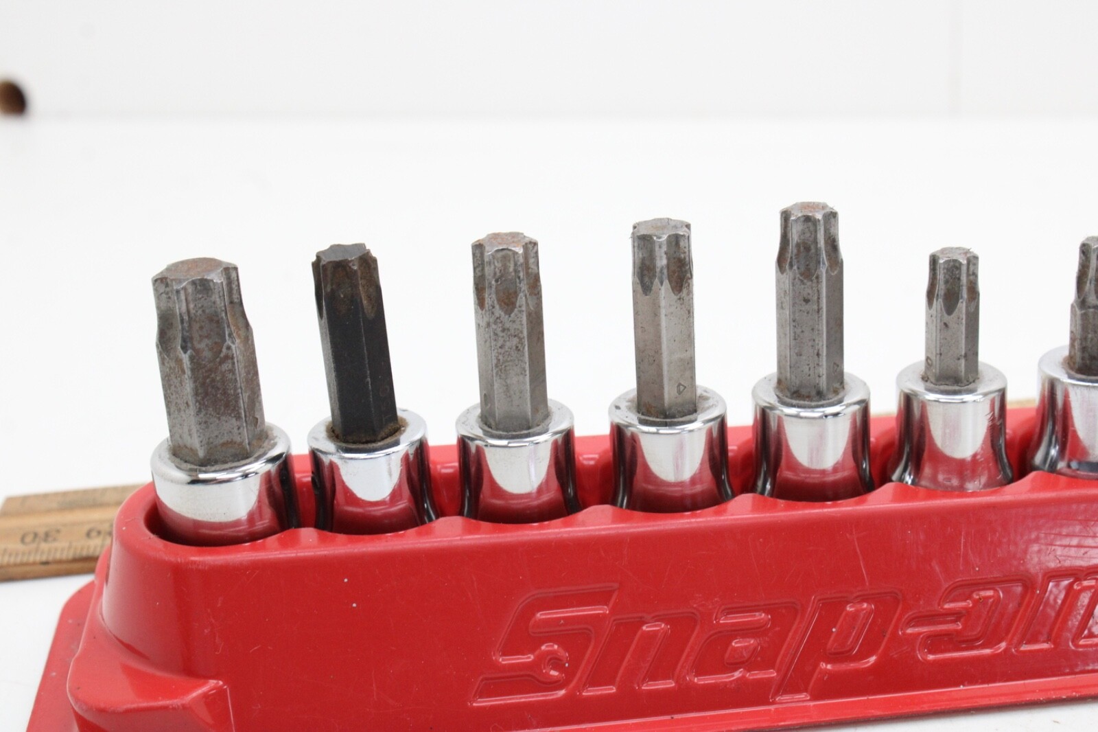 Snap On 212EFTXY T8-T55 12 Piece 1/4″/3/8″ Drive TORX Bit Standard Socket Set