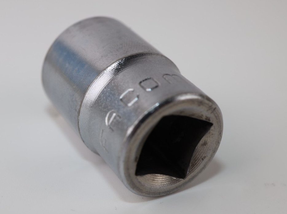Facom 11/16″ AF Socket 1/2″ Drive 12-Point Made in France