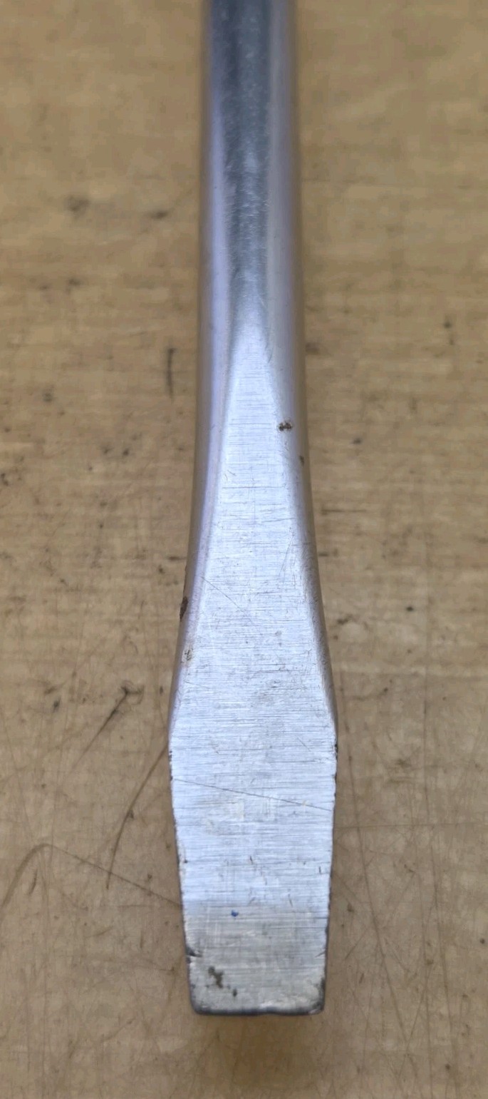 Snap On SDD6-5/16″ Wide Flat Tip X 6″ Long Blade Yellow Hard Handle Screwdriver