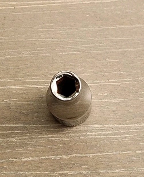 Craftsman USA 4mm Socket 6 Point 1/4″ Drive G 43505 (Bottom Knurl)