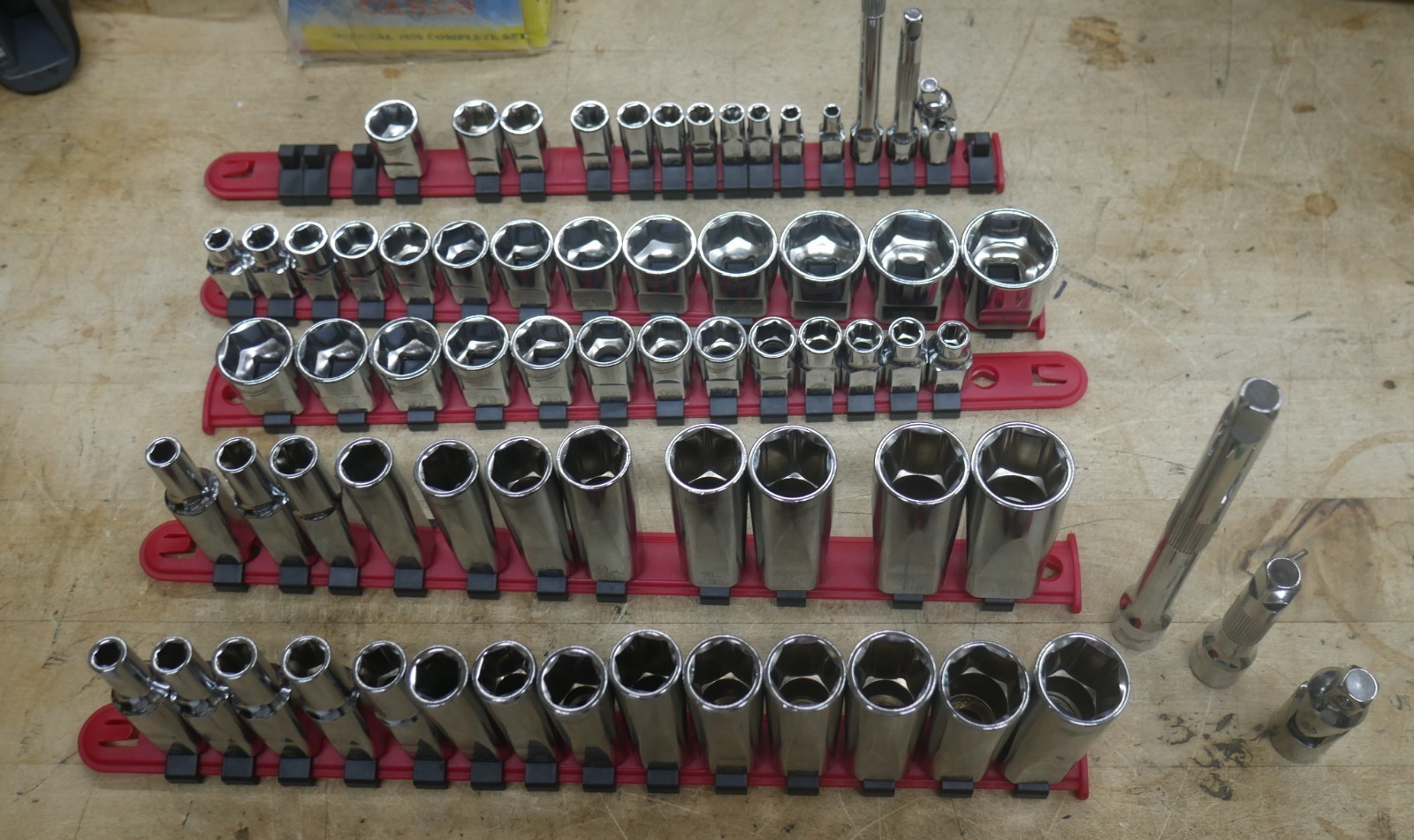 MILWAUKEE ASSORTED DEEP WELL REGULAR SOCKETS METRIC STANDARD 68 PIECES 3/8 1/2