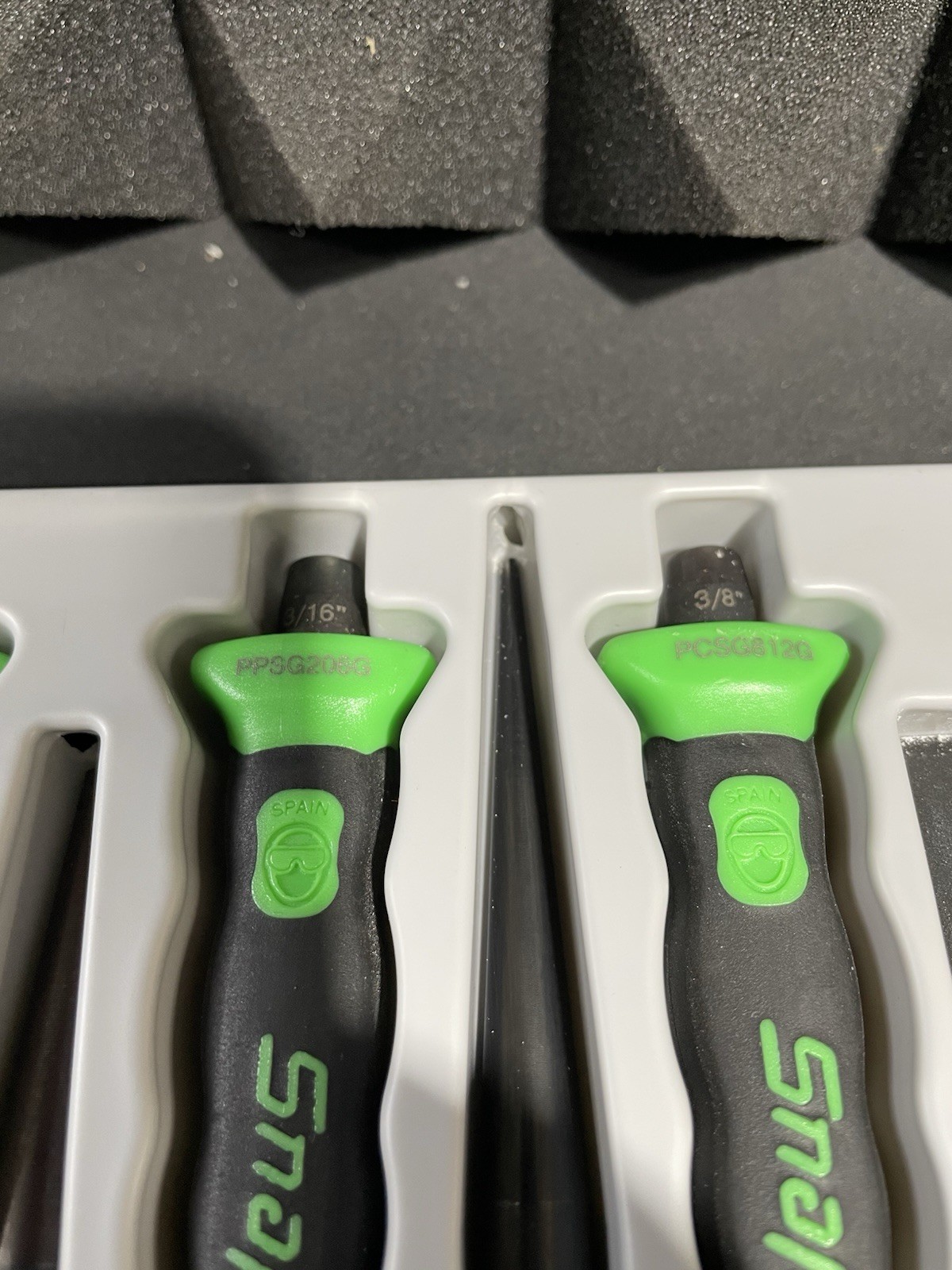 Snap-on PPCSGL714G 14pc Green Soft Grip Punch Chisel Set Open Box