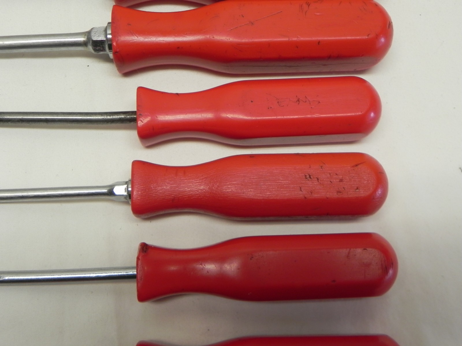 Mac Tools Vintage 15 Piece Flat Tip & Phillips Head Red Screwdriver Set