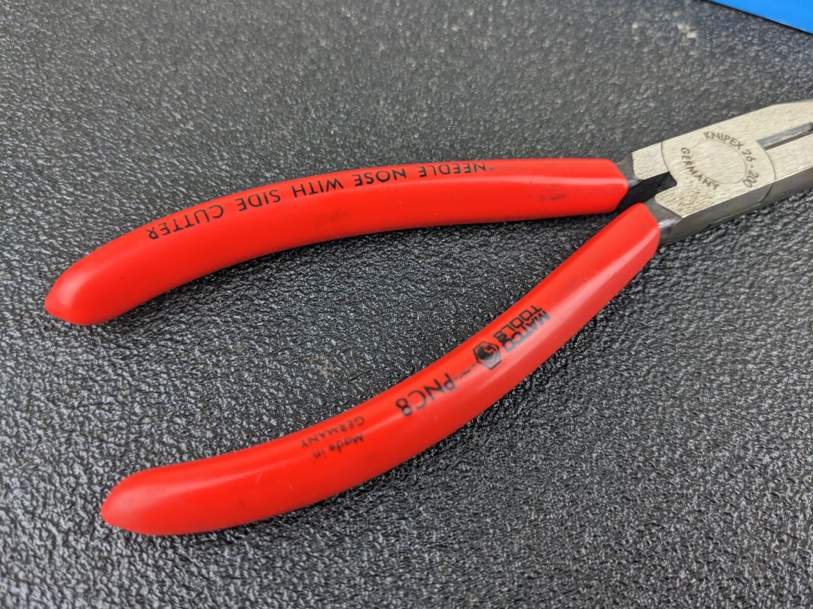 #bj159 Matco/Knipex Tools PNC8/26-200 – 8″ Soft Needle Nose Pliers w/ Cutter