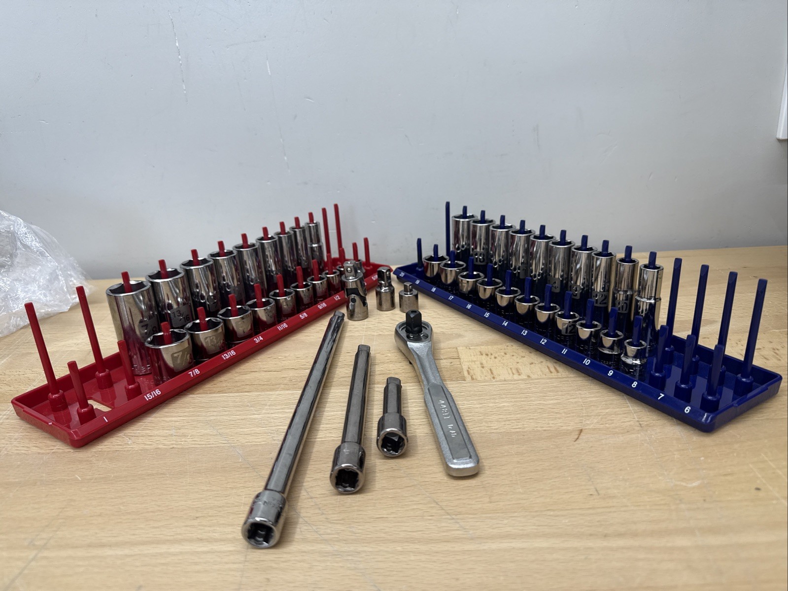 Craftsman 3/8″ Drive SocketsMM / SAE 47 Deep + Shallow 6 PT Ratchet Extensions