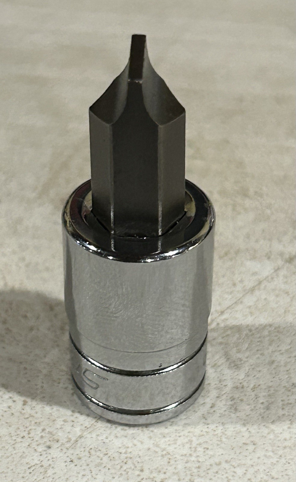 NOS. Snap-On Tools USA 3/8″ Drive 3/8″ Flat Tip Short Bit Socket Driver F62E