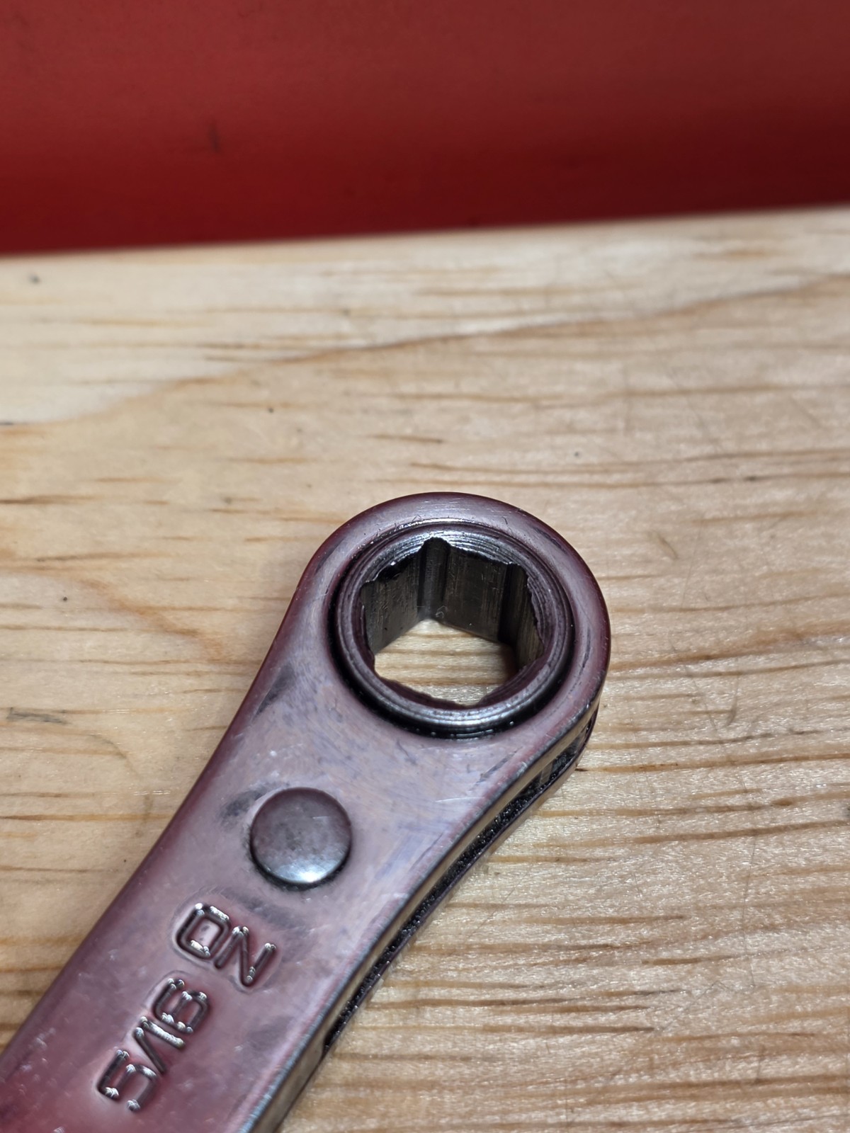 Snap-on Tools R810SA 6-Point SAE 1/4″ X 5/16″ Ratcheting Box Wrench USA