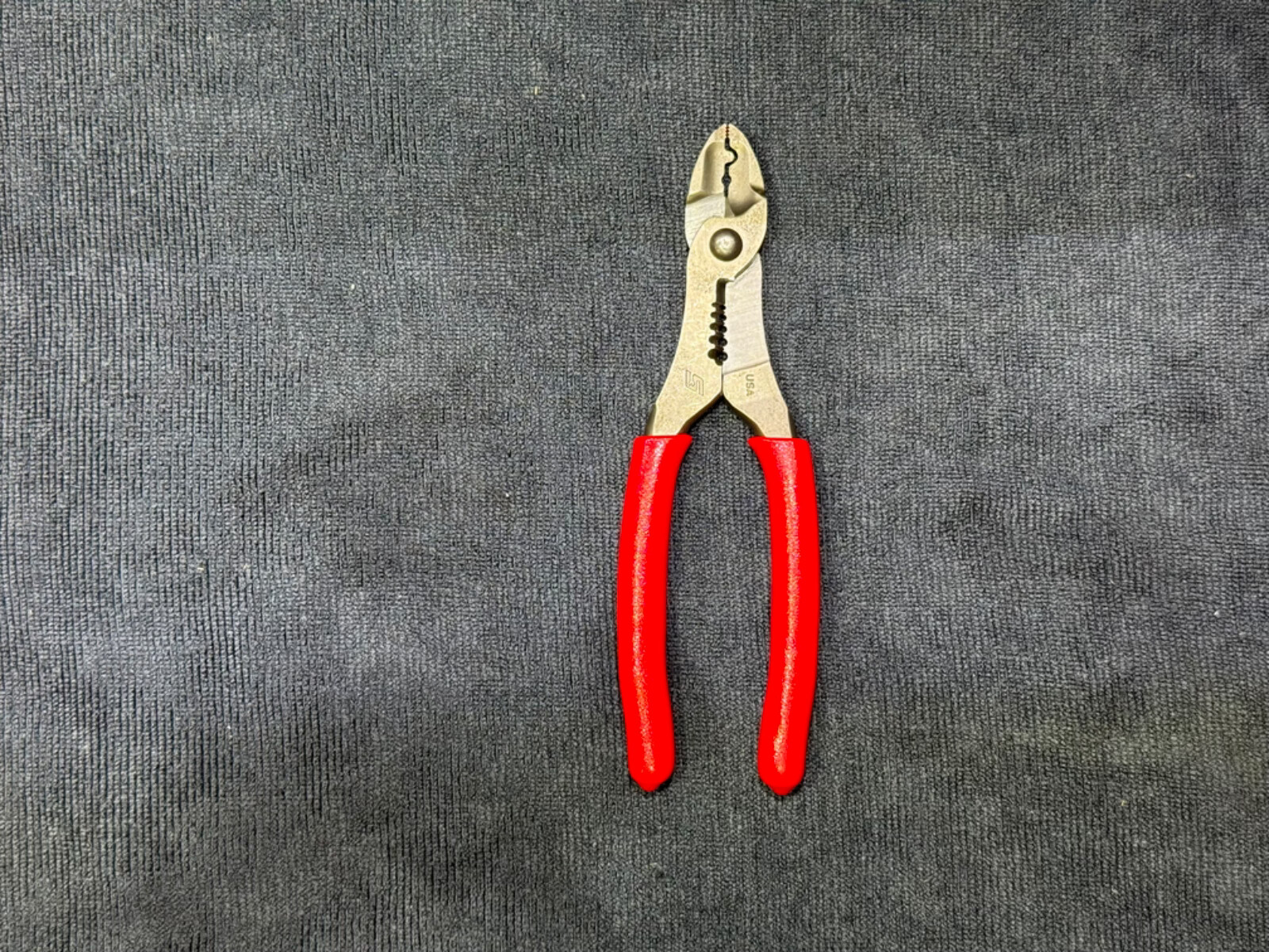 NEW* Snap-On Wire Stripper, Cutter & Crimper, 7″ *RED SOFT HANDLES* PWCS7ACF NEW