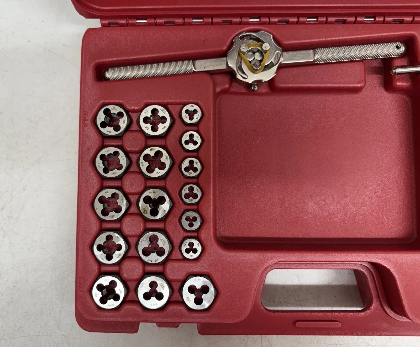 MAC Tools TD76COMBOS-US 76-PC SAE & Metric Tap and Hex Die Set. Retails for $545