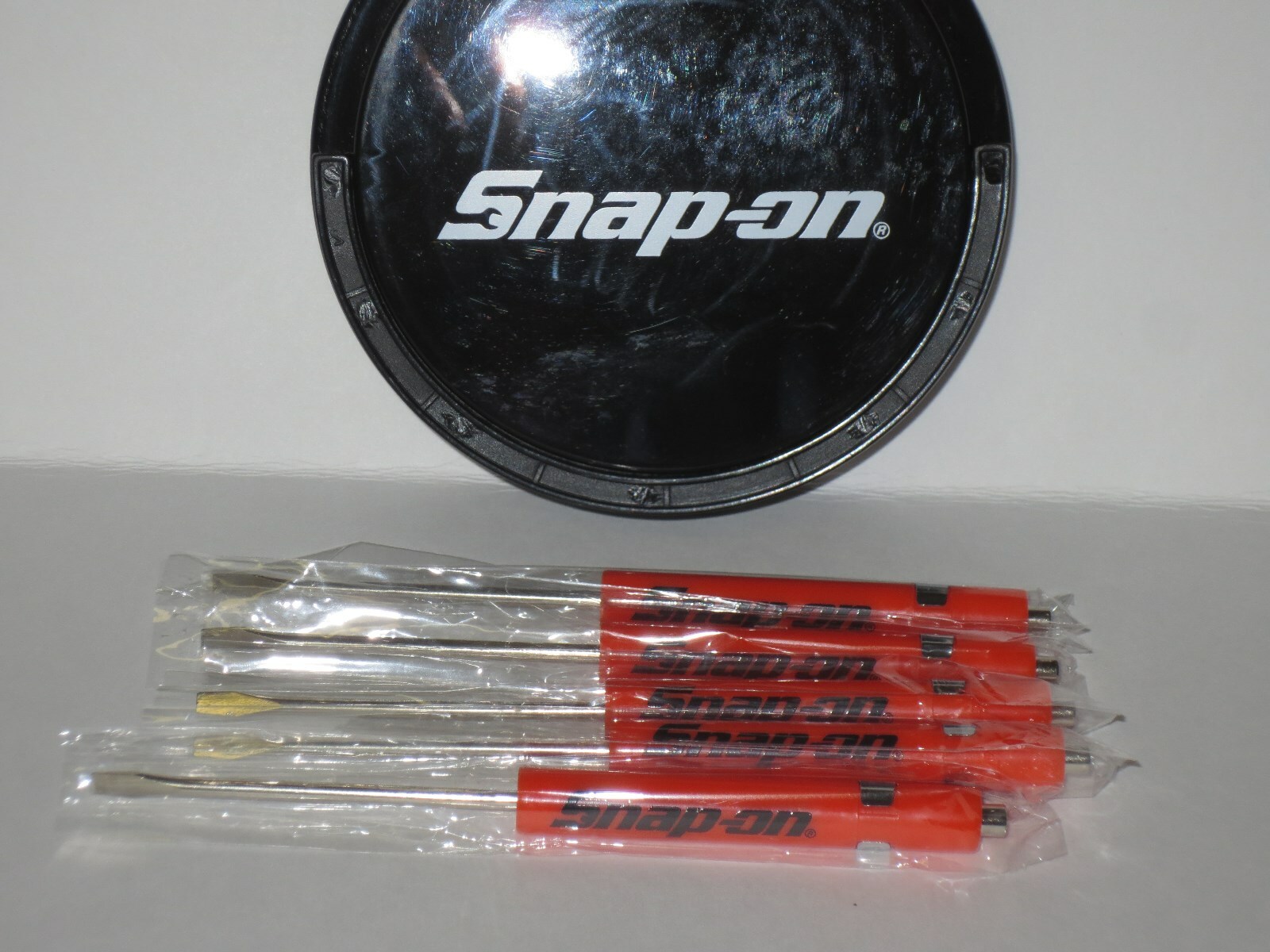 (5)FIVE Snap on ORANGE Pocket Screwdrivers, Flat Tip Screwdriver, Magnetic .NEW.