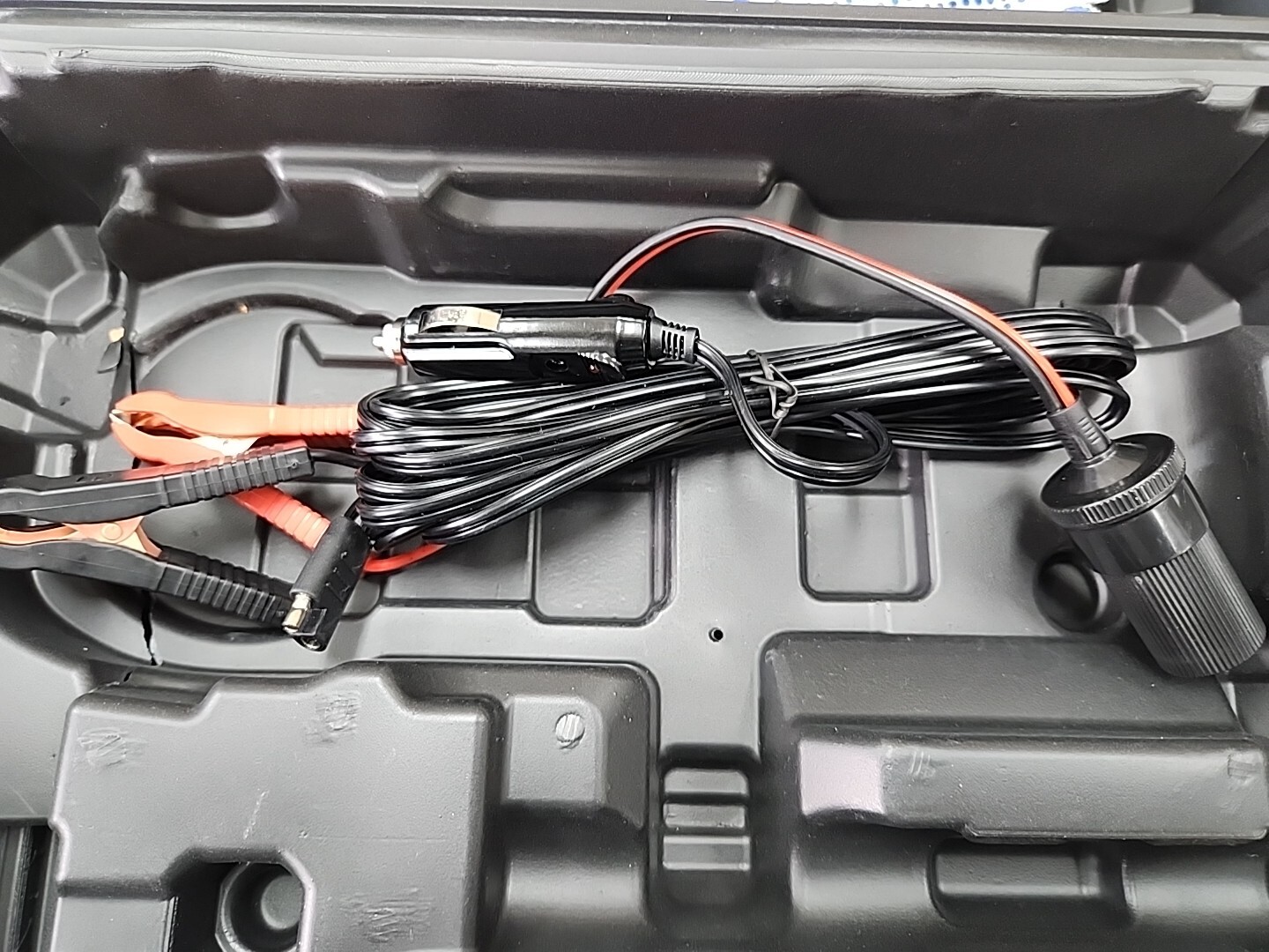 NEW SPZTJK 3 in 1 Electric Jack/Air Pump/12V LED Lighter Car Repair Tool Kit