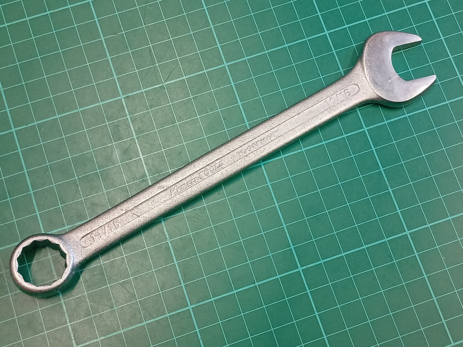 Vintage KAMASA-TOOLS, 11/16″ AF, Chrom-Vanadium, Combination Spanner, W Germany