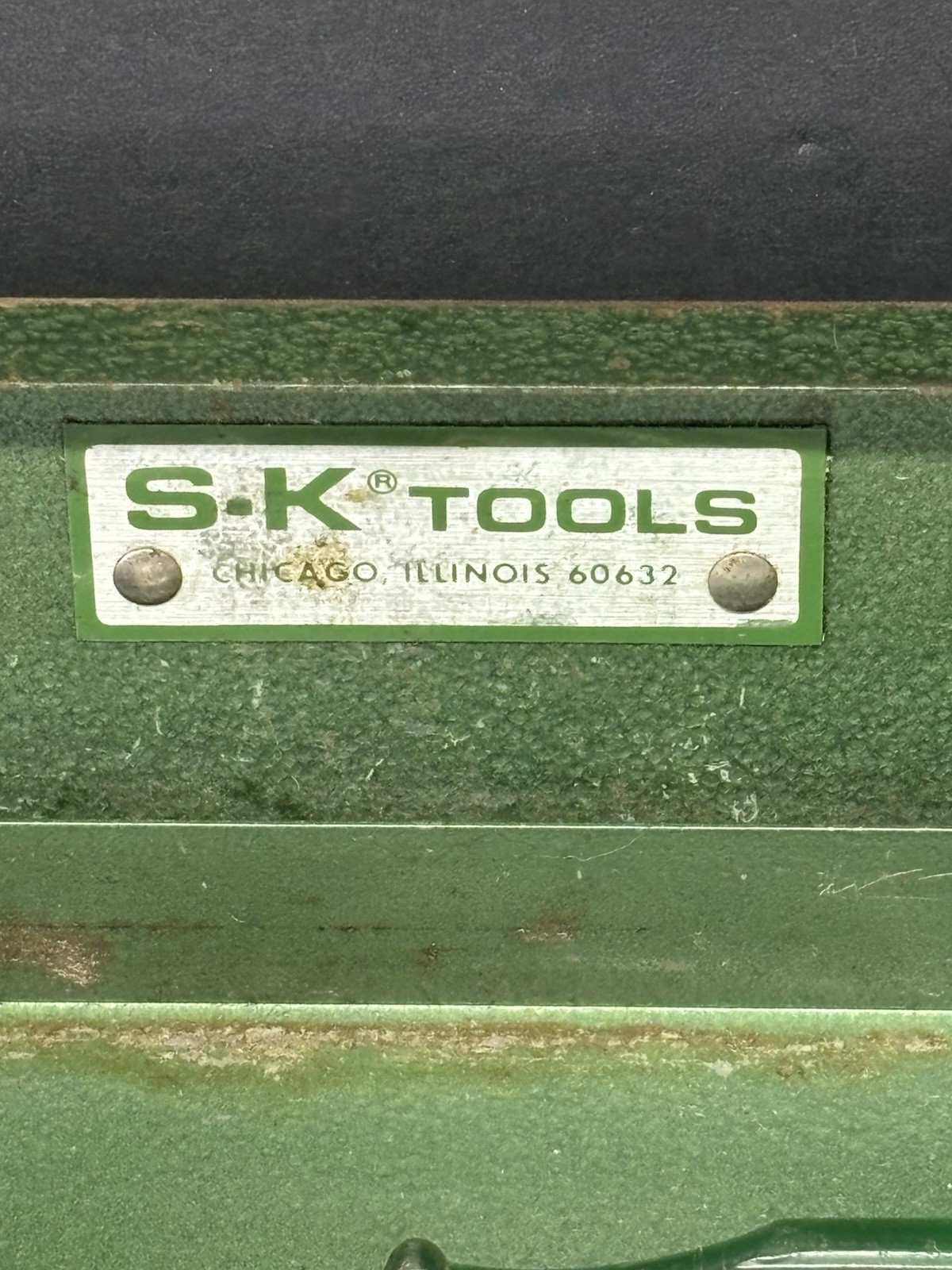 Vtg. S.K 1/4” Metal Box Socket Set Driver.ratchet,2 Ext. Uni Adapt, 4 Deep Well