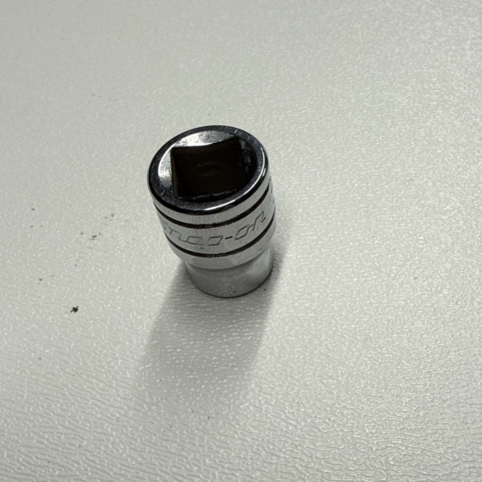 Snap-on Tools F121, 3/8″ Drive 12-Point SAE 3/8″ Shallow Socket USA.