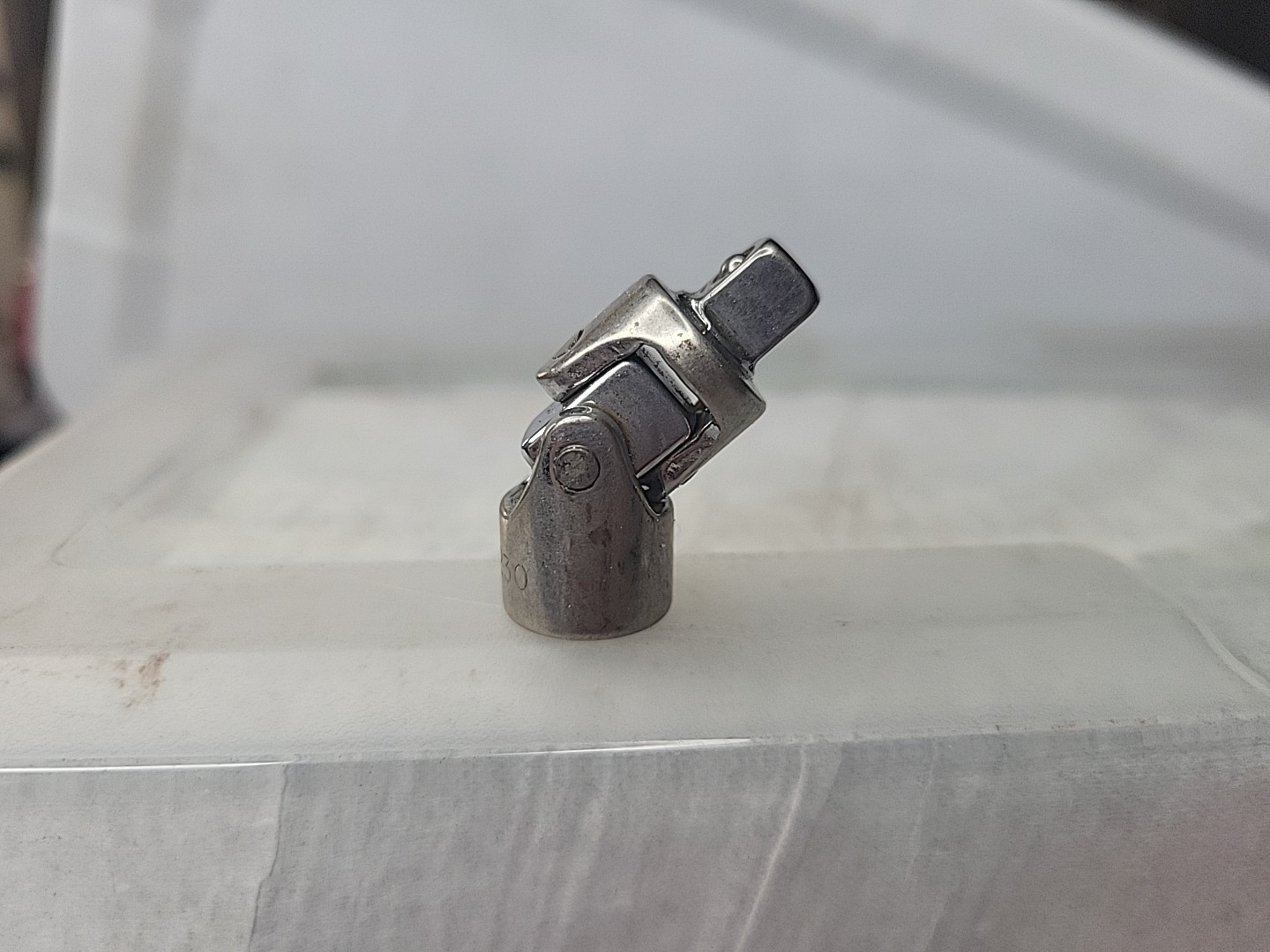 HUSKY 20230 1/4″ Drive Friction Ball Swivel Universal Joint Adapter