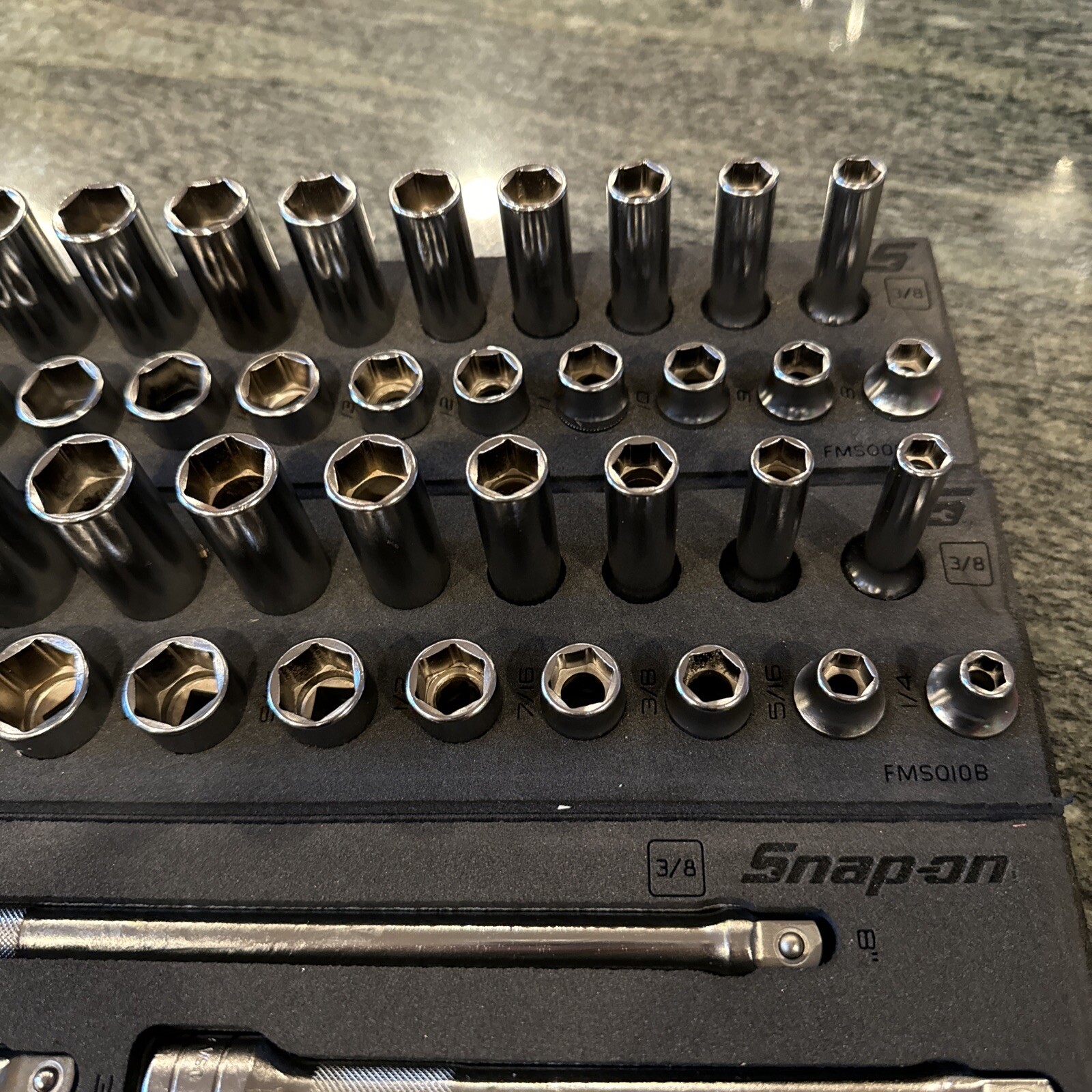 Snap-on 253gss05fdt 53 pc 3/8” essential metric sae sockets ratchets extensions