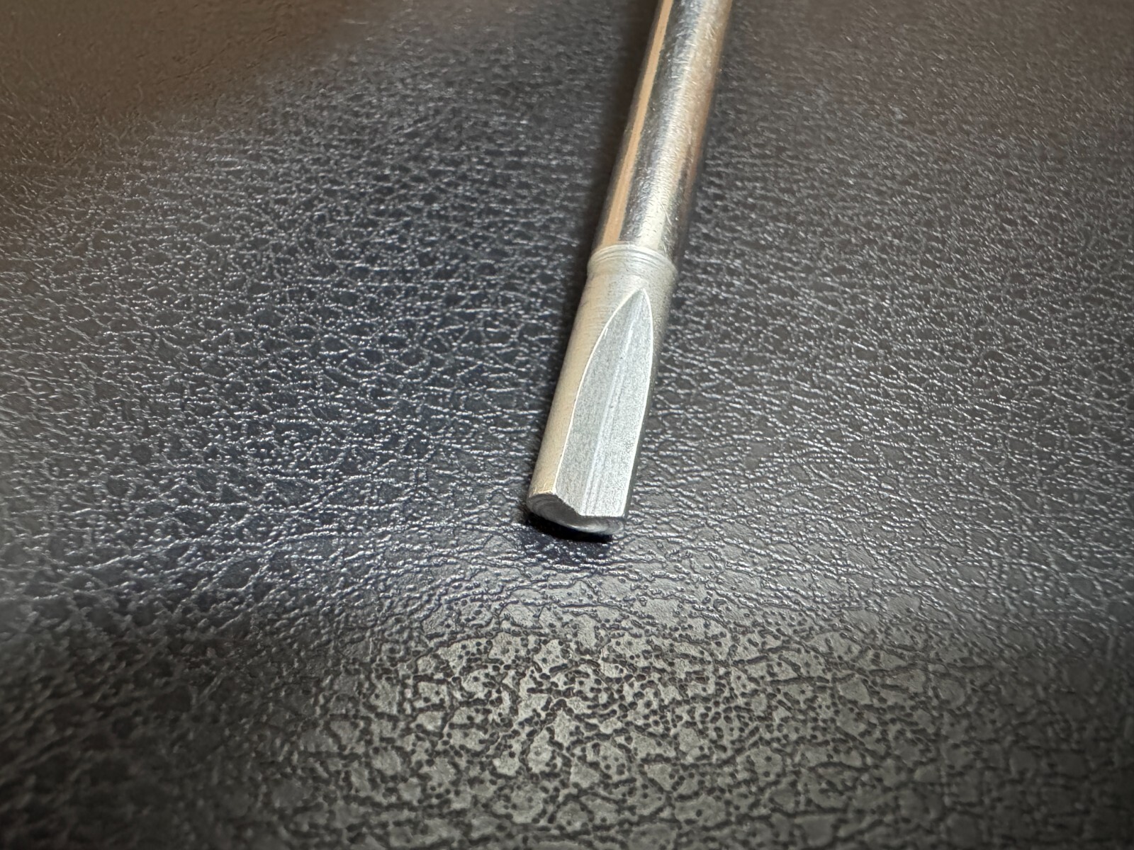 NAPA M137 USA Clutch Head (Bow Tie) 1/4″ Screwdriver 9-1/4″ OAL, 5-1/2″ Shank