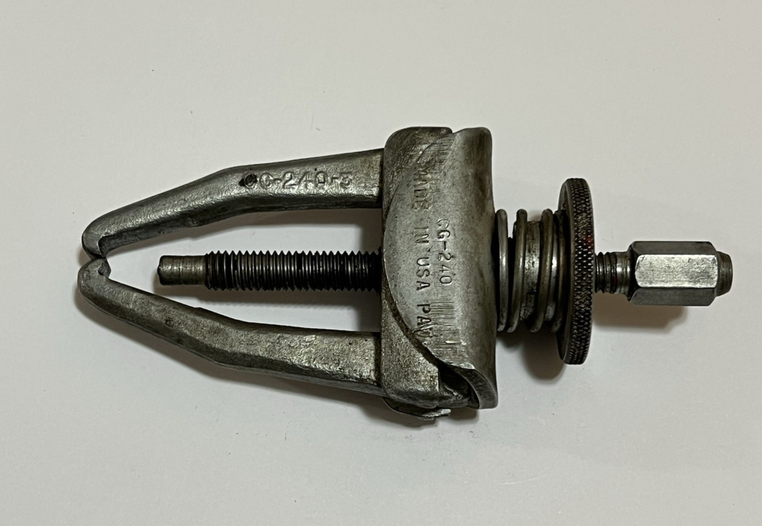 Snap On CG-240 2-Ton 2-Jaw Gear Bearing Puller 3″ Spread 2-1/2″ Reach USA NICE