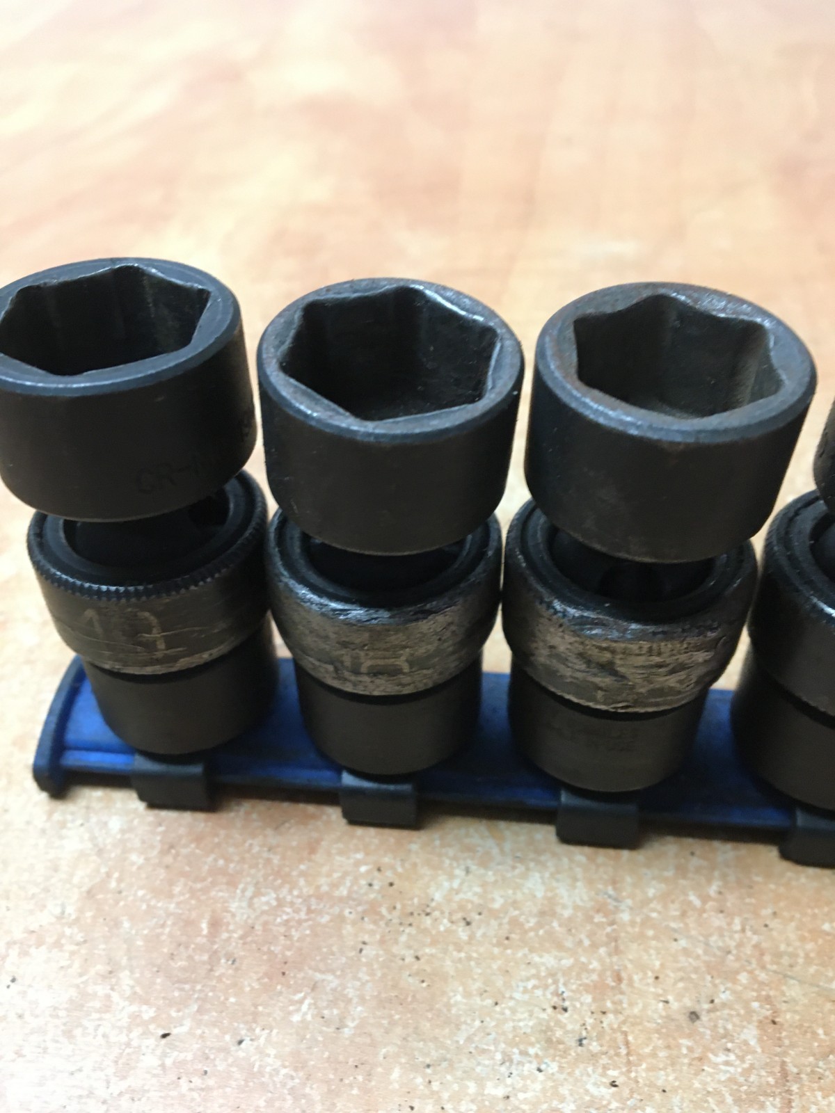 Matco Tools 10Pc Metric 3/8″ Dr Impact Swivel Socket Set 6PT 10-19mm SBUPM106V