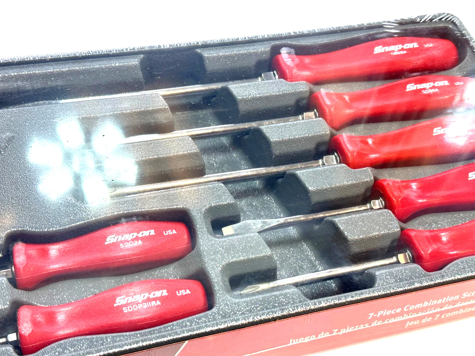 New Snap-on™ 7-Piece Red Hard Handle Screwdriver Set SDDX70AR