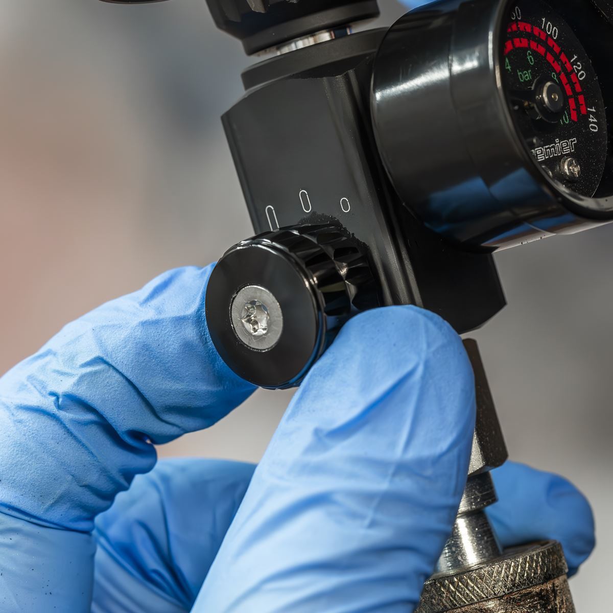 Sealey On-Gun Air Pressure Regulator/Gauge with Glass Lens Premier