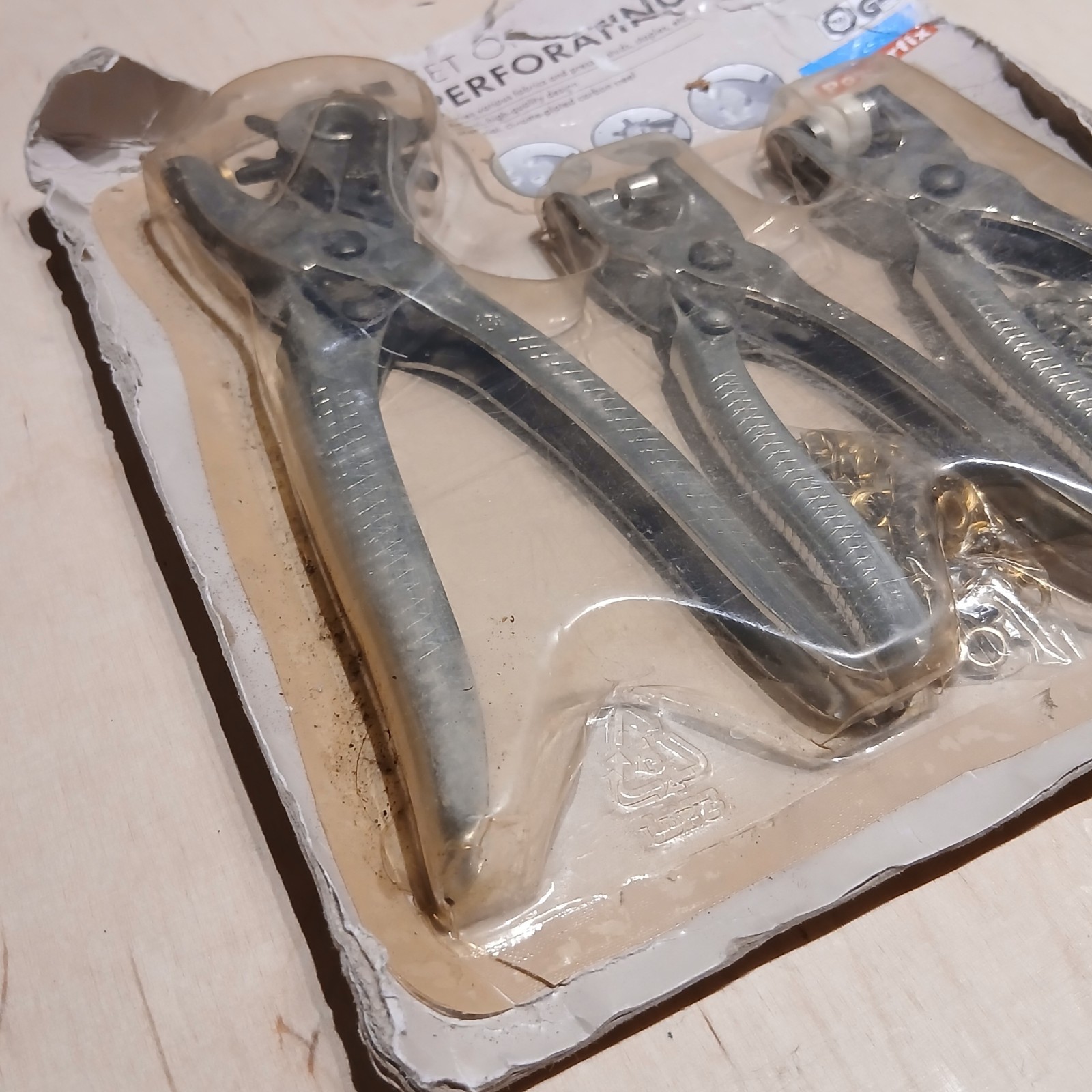 Set of Perforating Pliers Fabrics Studs Staples Chrome Plated Carbon Steel