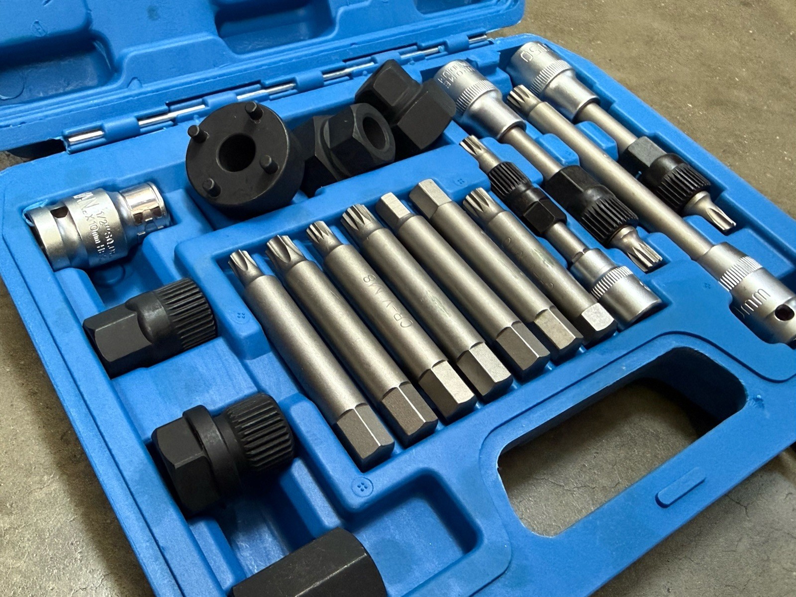 13 pc Alternator Freewheel Pulley Removal Socket Bit Set Garage Service Tool Kit