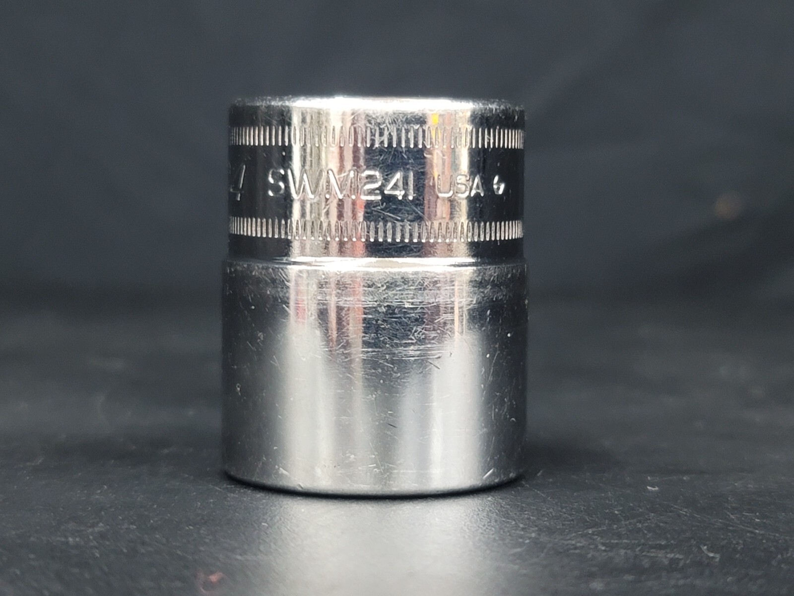 Snap on Tools USA 1/2″ Drive 24mm Metric 12 Point Shallow Socket SWM241