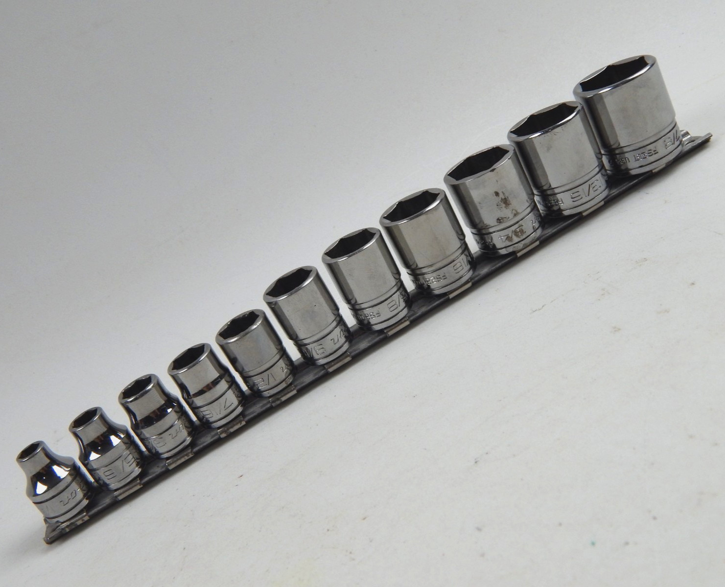 Snap On 3/8» Drive 6pt SAE Shallow Socket Set 11pc FS081-FS281 1/4″-7/8″ w Rail