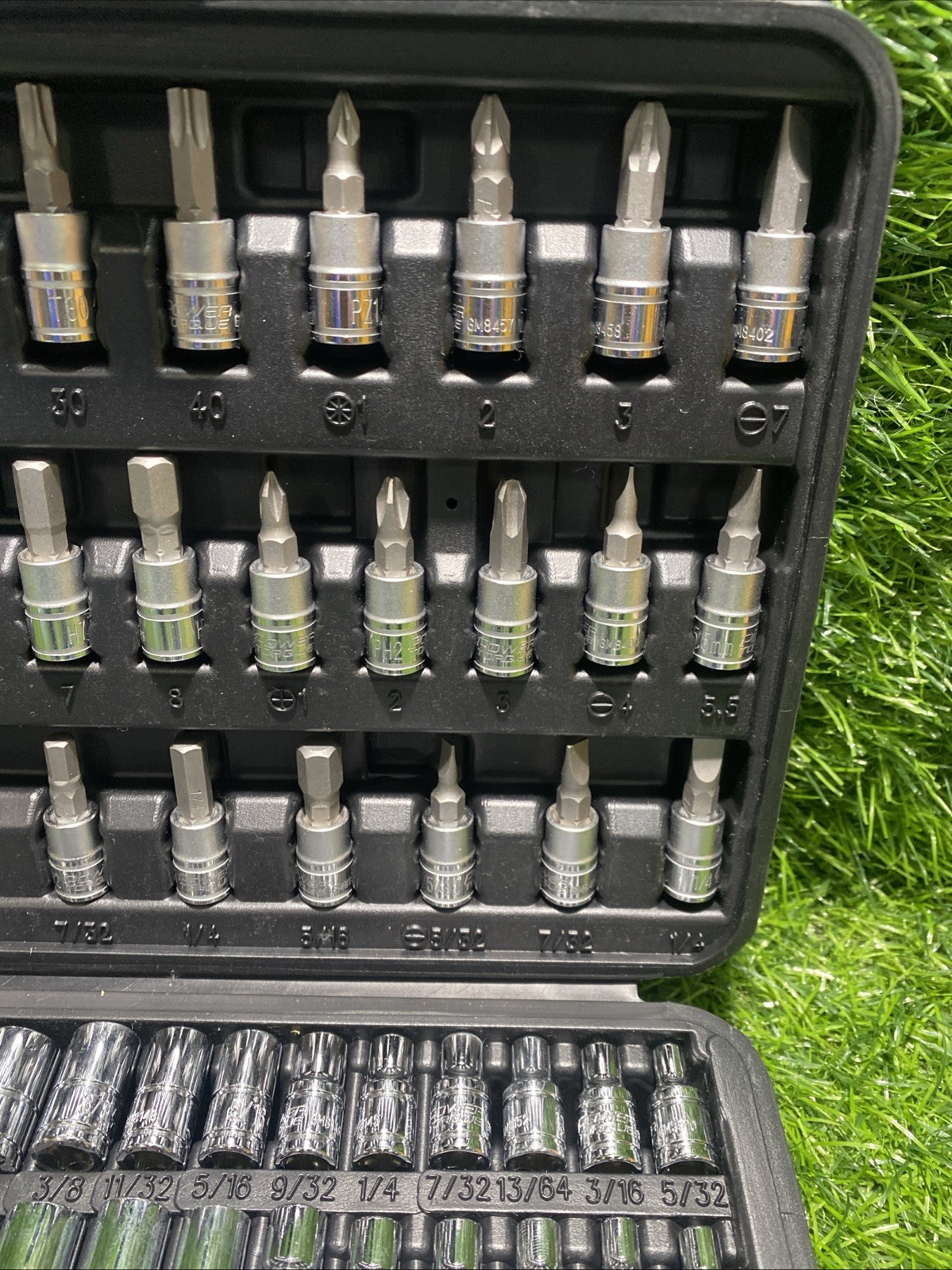 Power Torque 73 Piece 1/4 Inch Drive 6 Point SAE, Metric Tool Set – GM4324