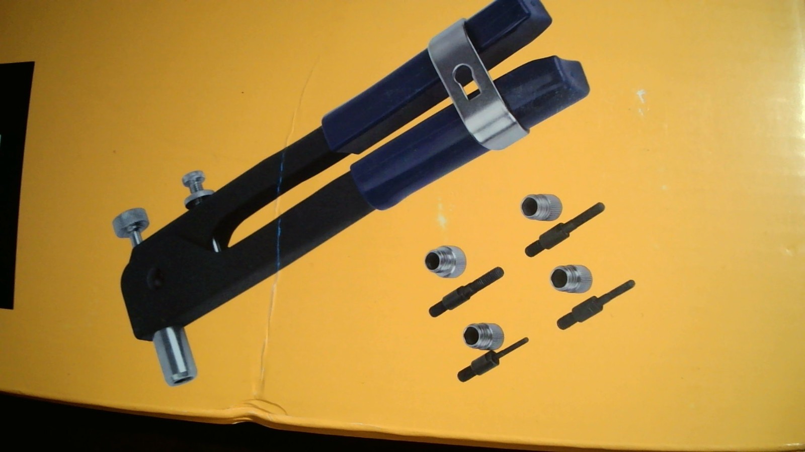 Halfords Nut Riveter. Includes 40 Nut Rivets M3, M4, M5, M6 (10 each) Box damage