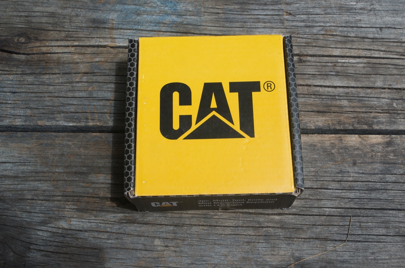 Cat 3 Piece Multi Tool, Folding Knife and Key Chain Tool Gift Box Set