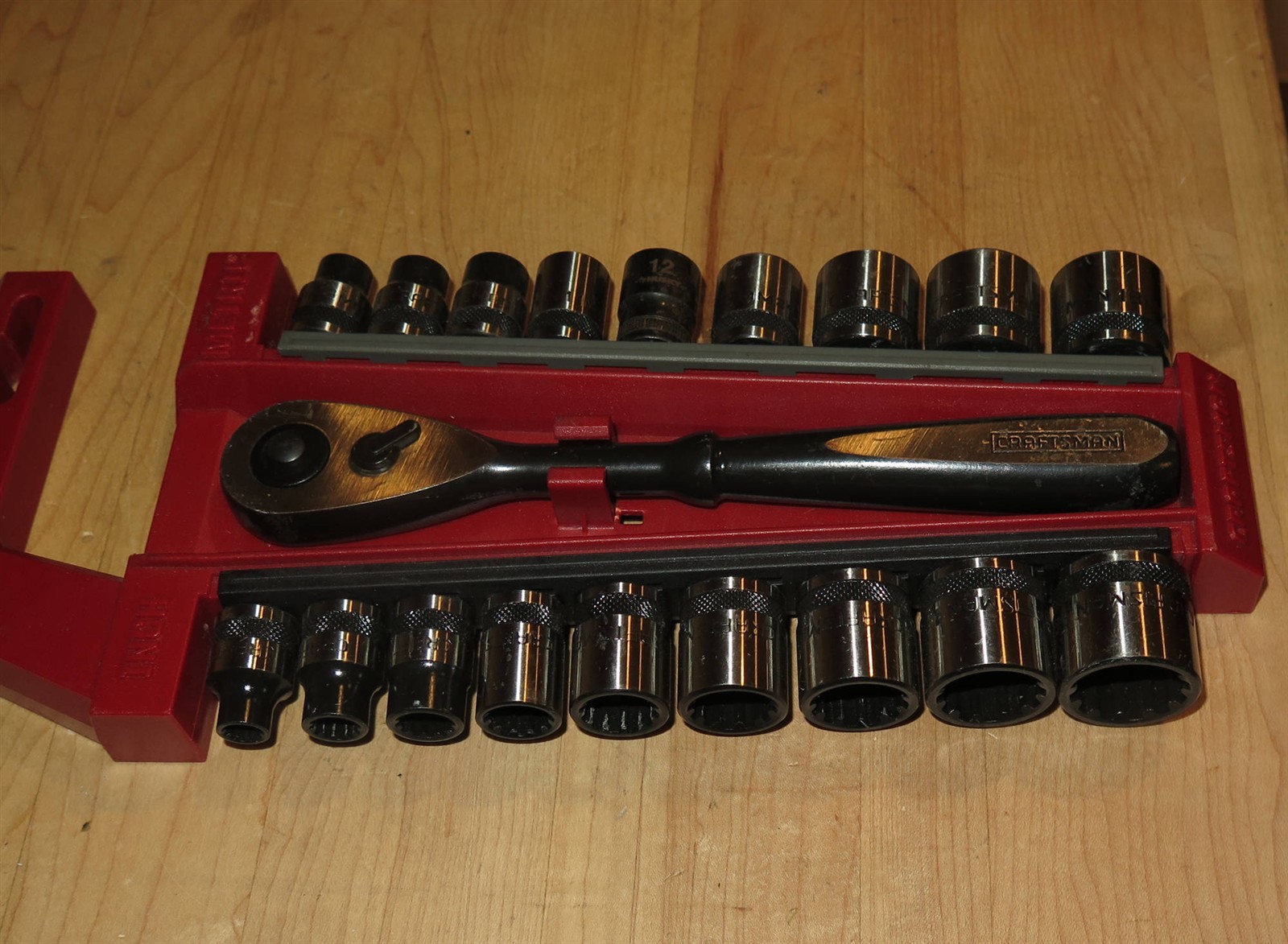 Craftsman 24963 19-Piece SAE+Metric 3/8″-Drive Ratchet Spline Socket Set – READ!