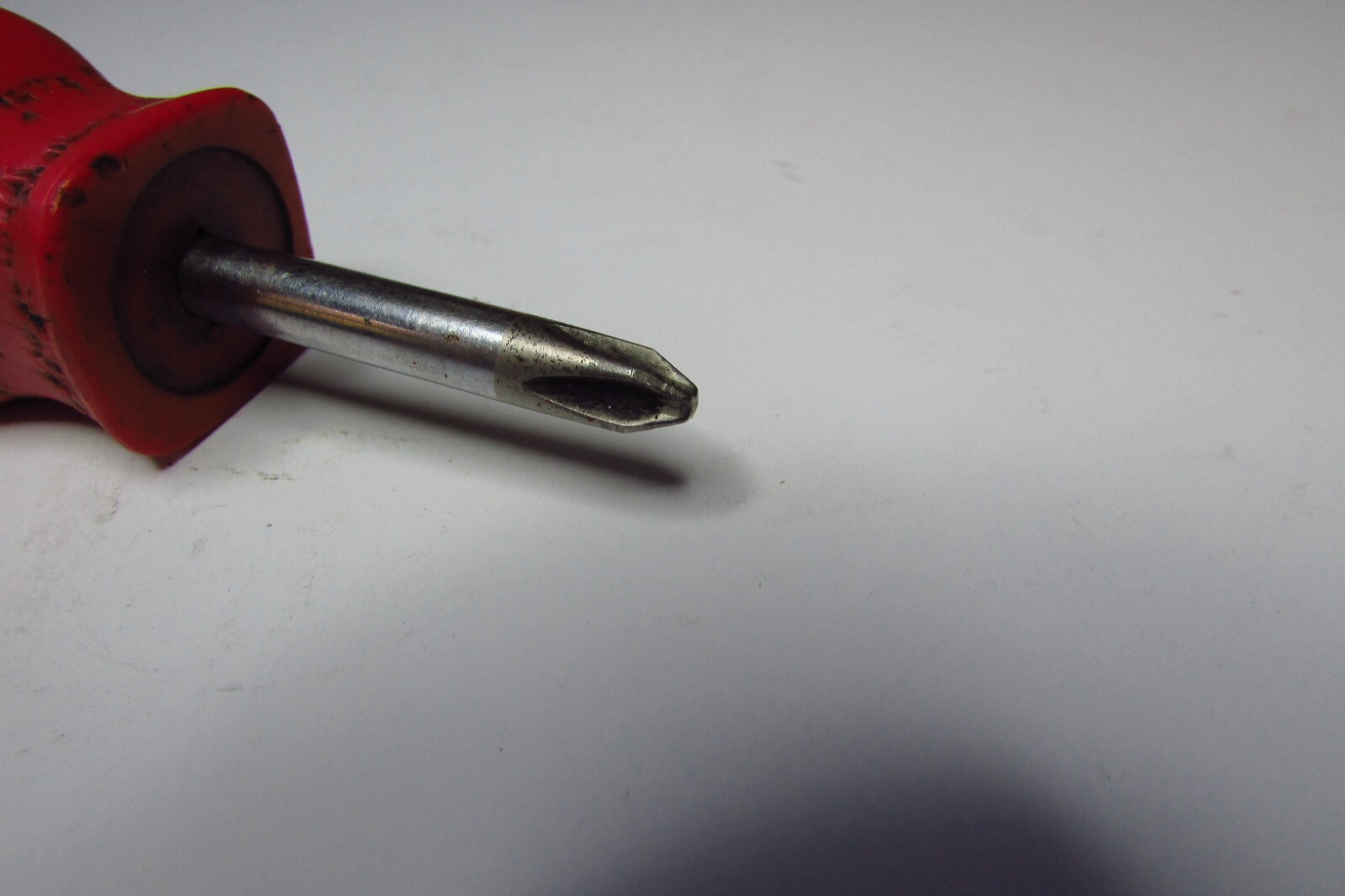 MAC TOOLS #2 PHILLIPS STUBBY SCREWDRIVER – RED – HARD HANDLE – P212XA