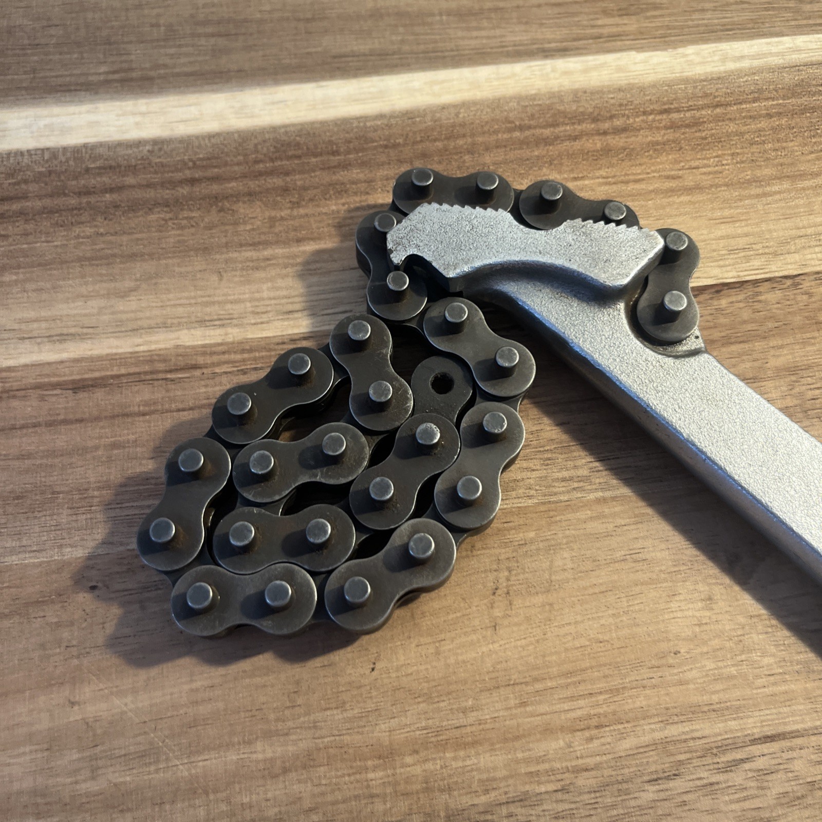 Blackhawk AW-1351 Chain Wrench Approx 4″ Capacity Handle 12 1/2 » Long