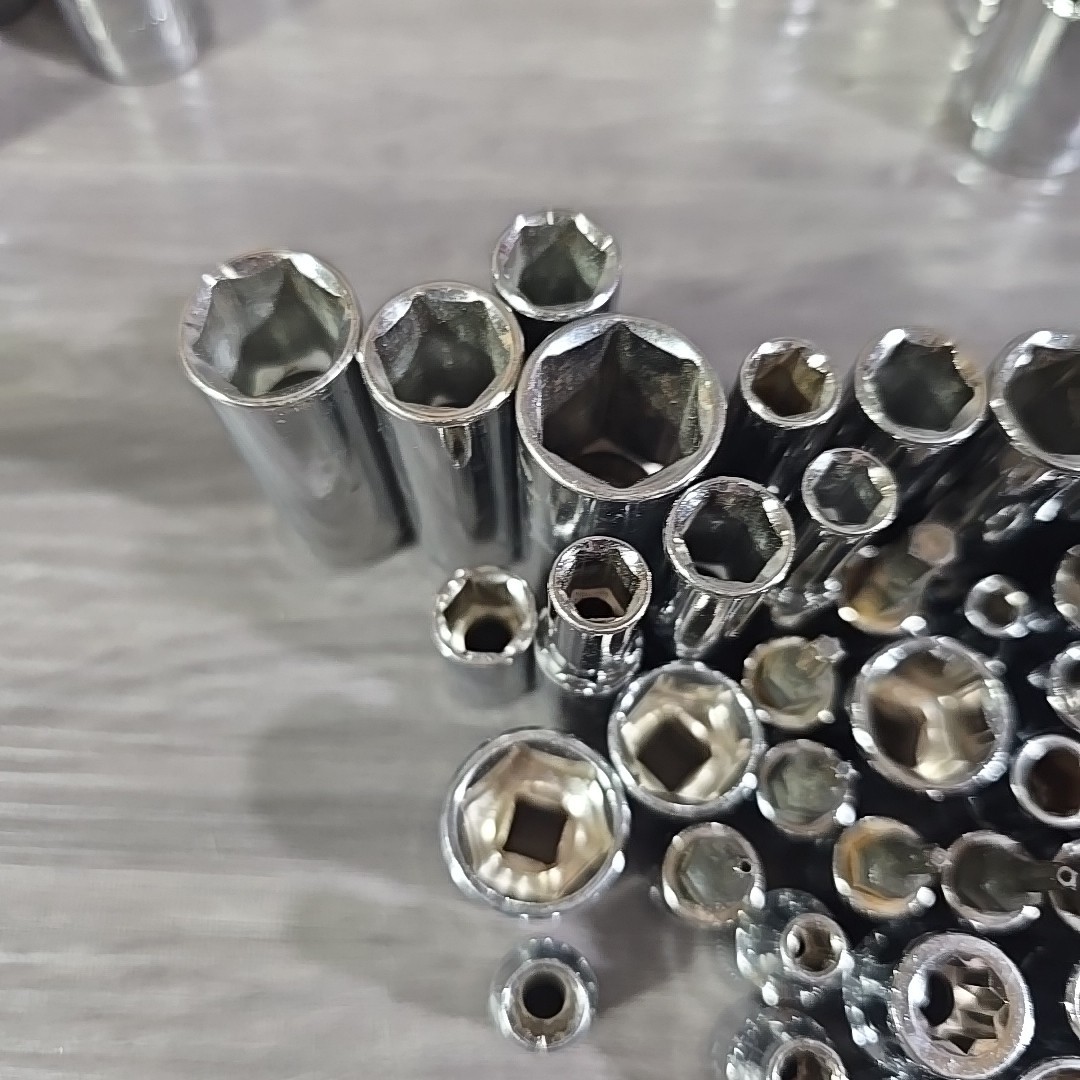 MISCELLANEOUS CRAFTSMAN SOCKETS Please See Photos For What Is Included