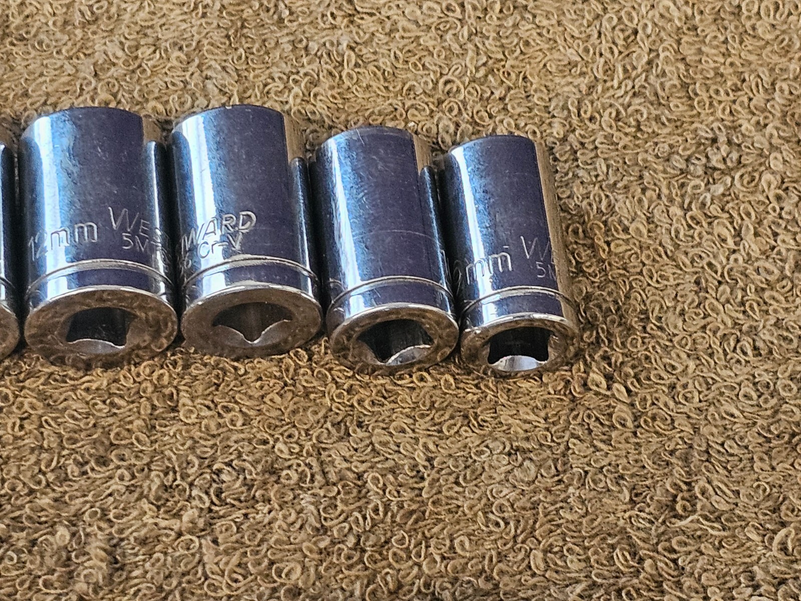 15 Westward Sockets 1/4 Drive 15 14 13 12 11 10 9 8 7 6 5.5 Adapter Metric Set