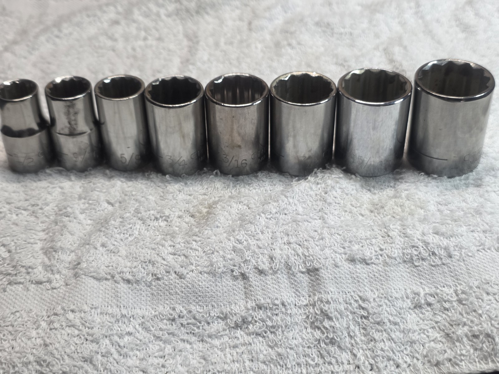 Craftsman G series Socket Assortment Lot SAE & Metric 1/2-3/8 Sized