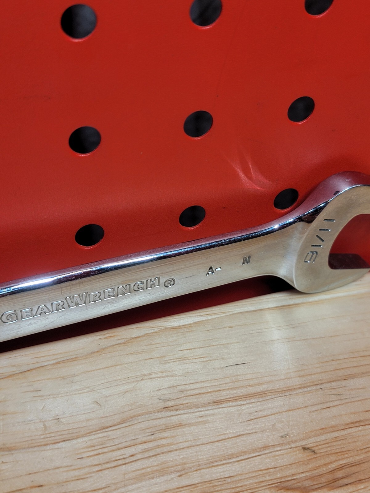 GearWrench Reversible 11/16″ SAE 12-Point Ratchet Wrench