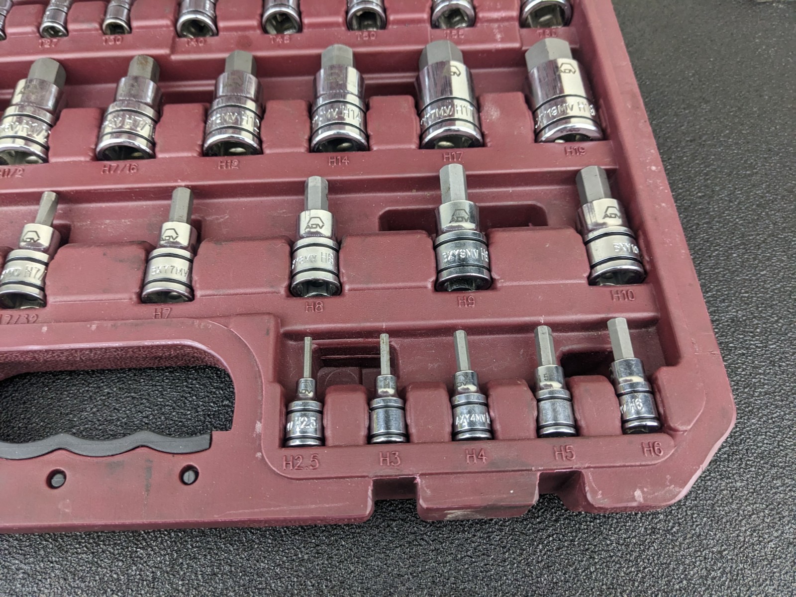 #bo052 Matco Tools 75 Piece Master ADV Hex/Torx Bit Socket Set Model SBS75VA