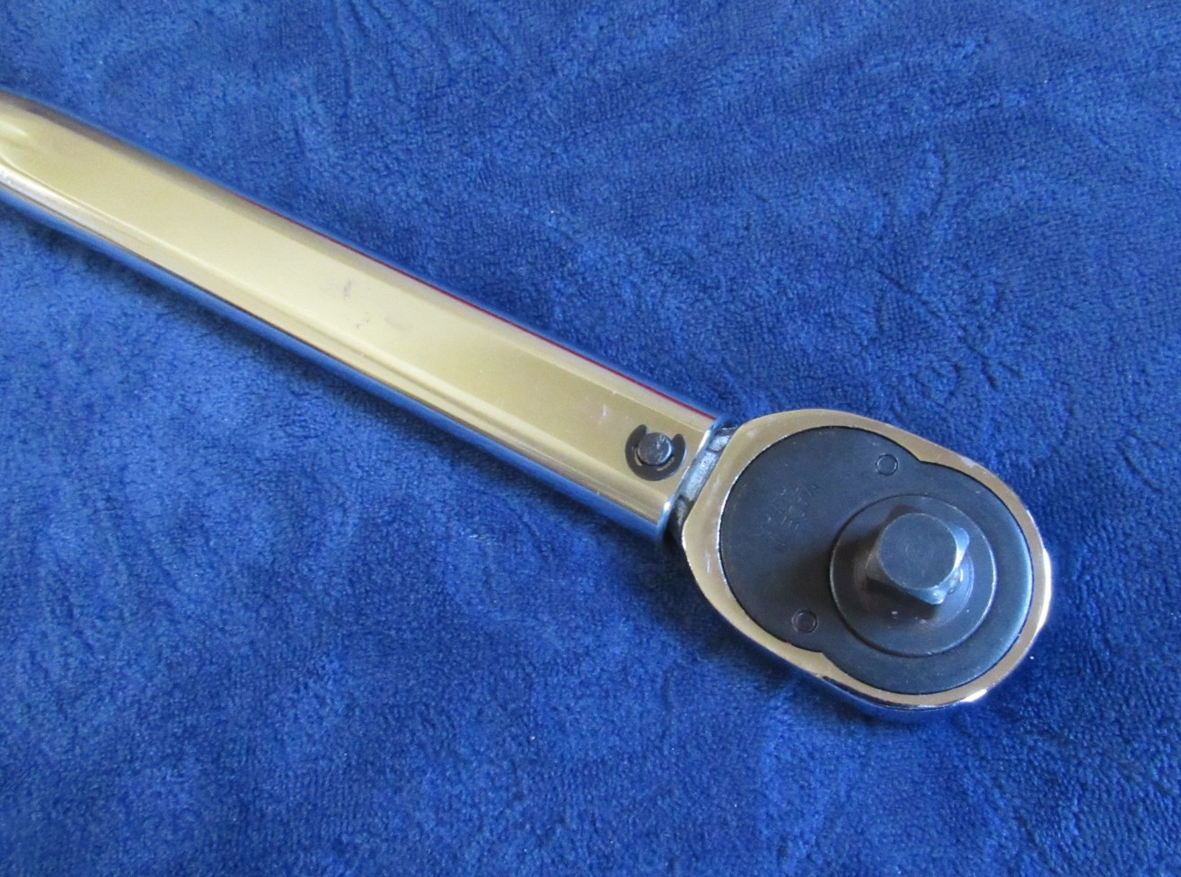 K TOOL INTERNATIONAL KTI-72101 1/2″ Drive Torque Wrench with Case