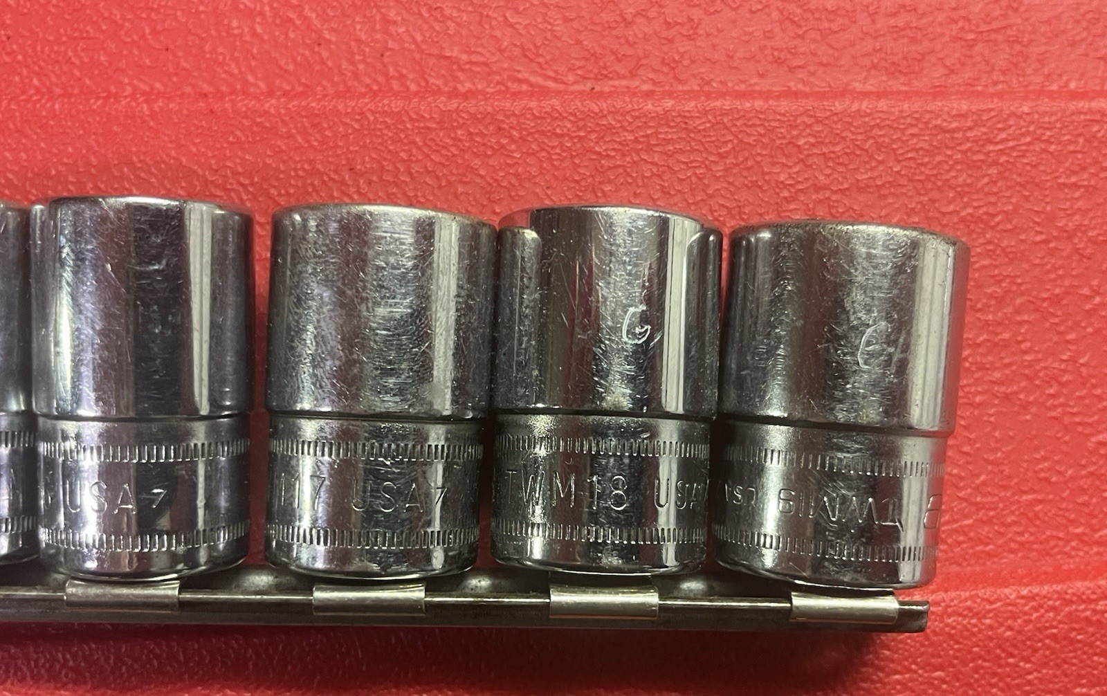 Snap-on Tools 1/2″ & 3/8” Drive Complete Sets Metric Chrome 6 Point Sockets