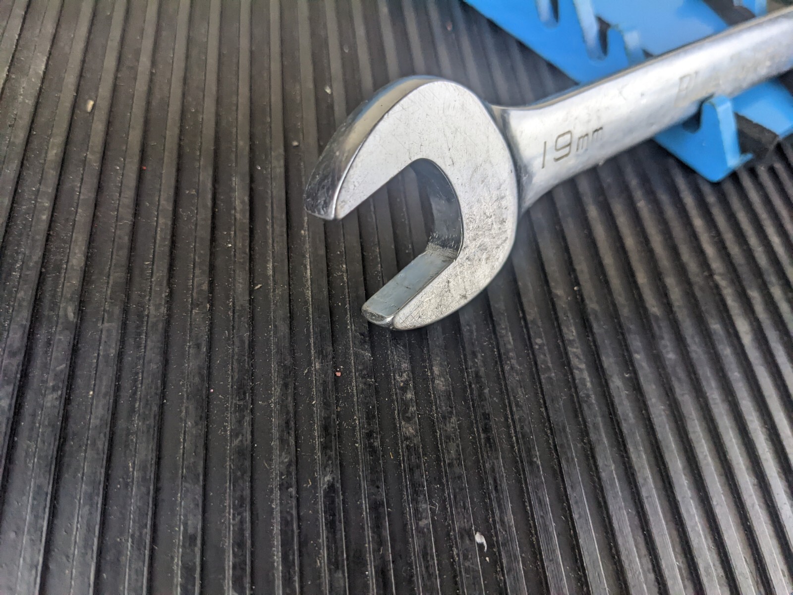 #at722 Blue Point BOERM19 19mm 12-Point Metric 15° Offset Ratcheting Wrench
