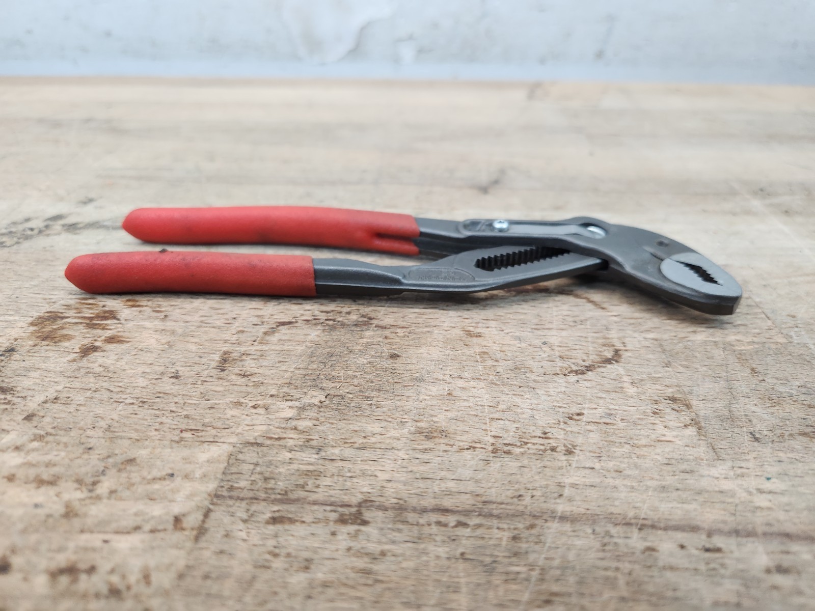Mac Tools Self-Gripping Cobra Pliers 7″ Knipex P7C