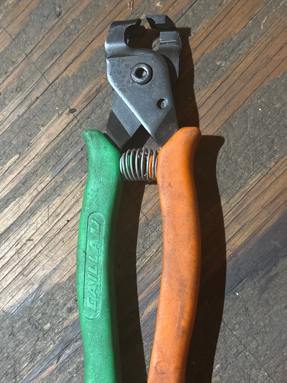 Ez clip ac genuine Caillau No. 205 pliers for Clic/Clic-R style clamps.