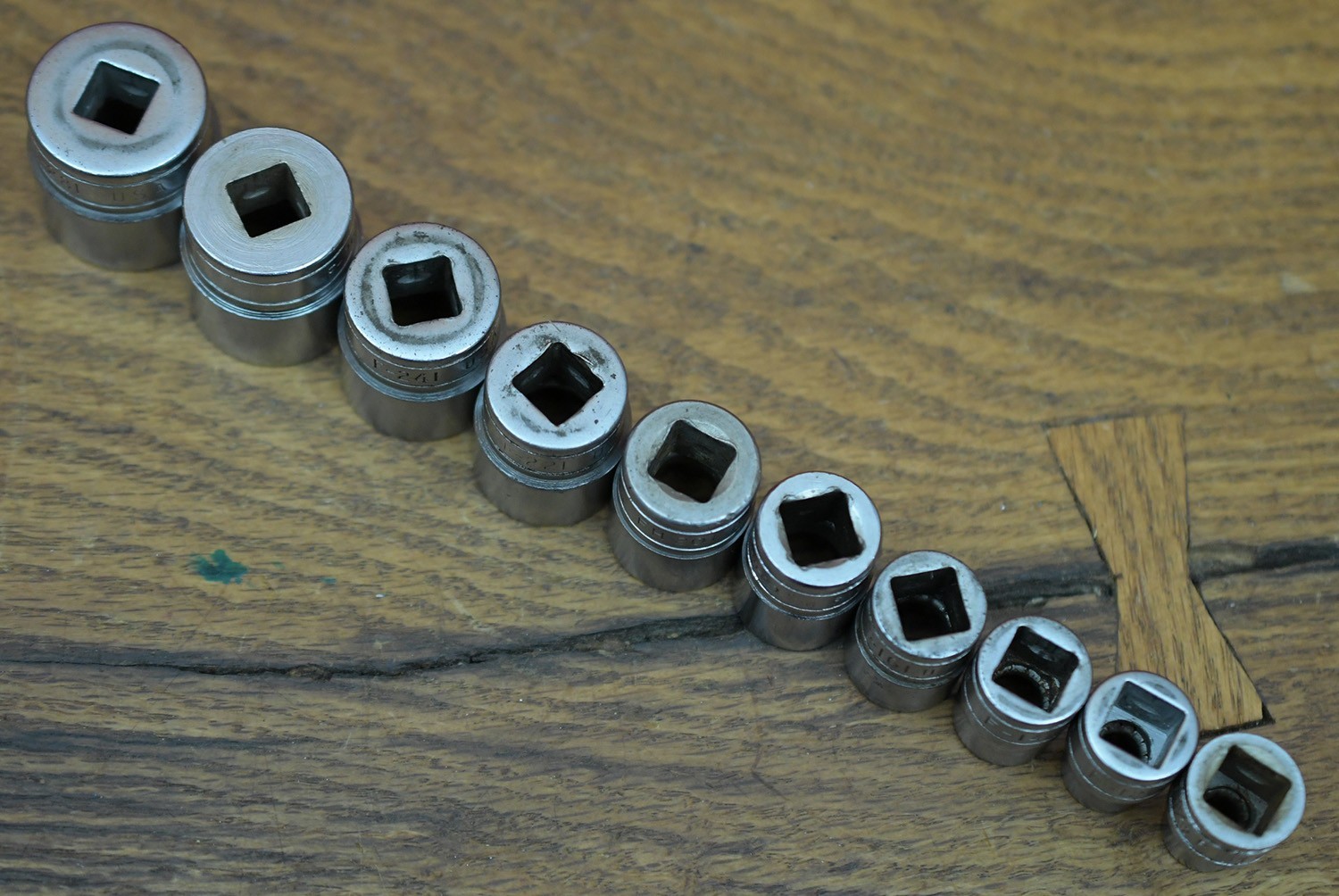 Snap-on 21-Piece 3/8″ Drive 6-Point & 12-Point Shallow Socket Set on Rail 211FSY