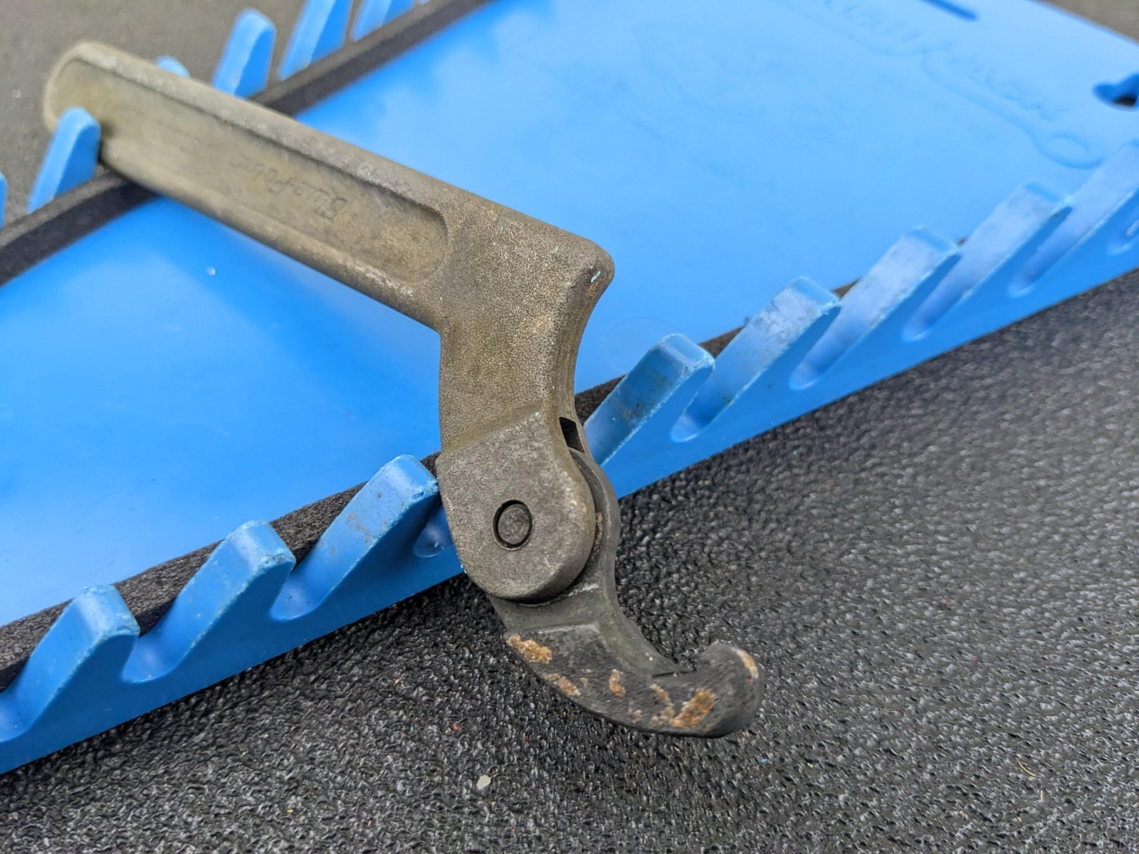 #bp105 Blue-Point 3/4″ to 2″ Adjustable Hook Spanner Wrench AHS300B