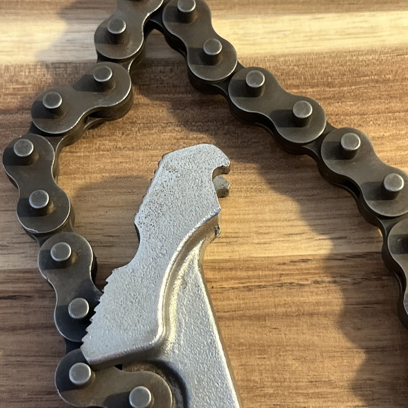 Blackhawk AW-1351 Chain Wrench Approx 4″ Capacity Handle 12 1/2 » Long